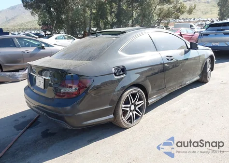 2014 Mercedes-Benz C 250 из США, поврежденный, VIN WDDGJ4HB8EG183709